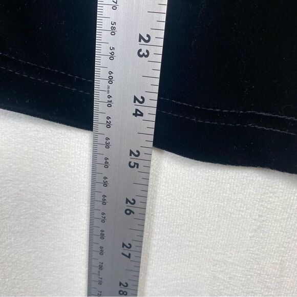 Summit Hill Black Mock Neck Short Sleeve Velvet Top Size Small - Picture 7 of 8